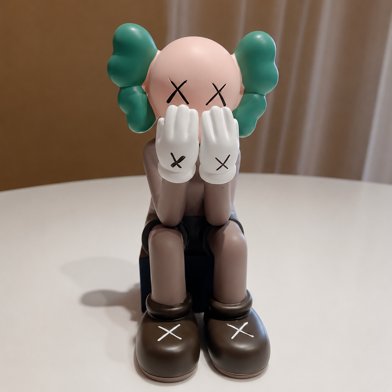 Premium decorative sitting figurine