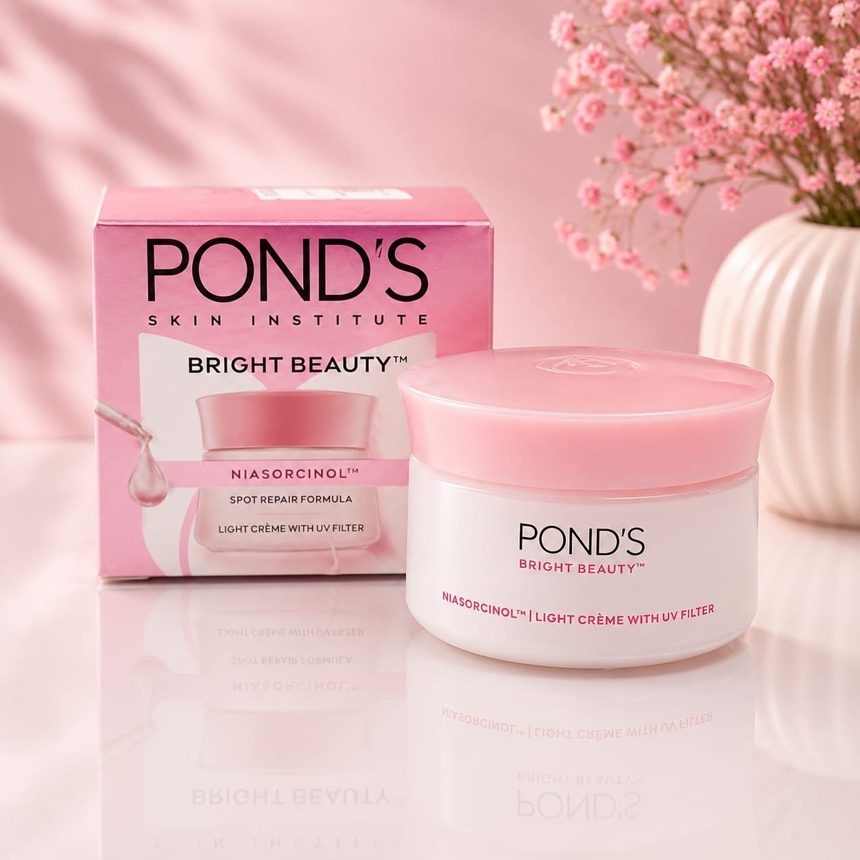 A daily face moisturizer from the Pond's Skin Institute designed to fade dark spots and boost skin radiance.
