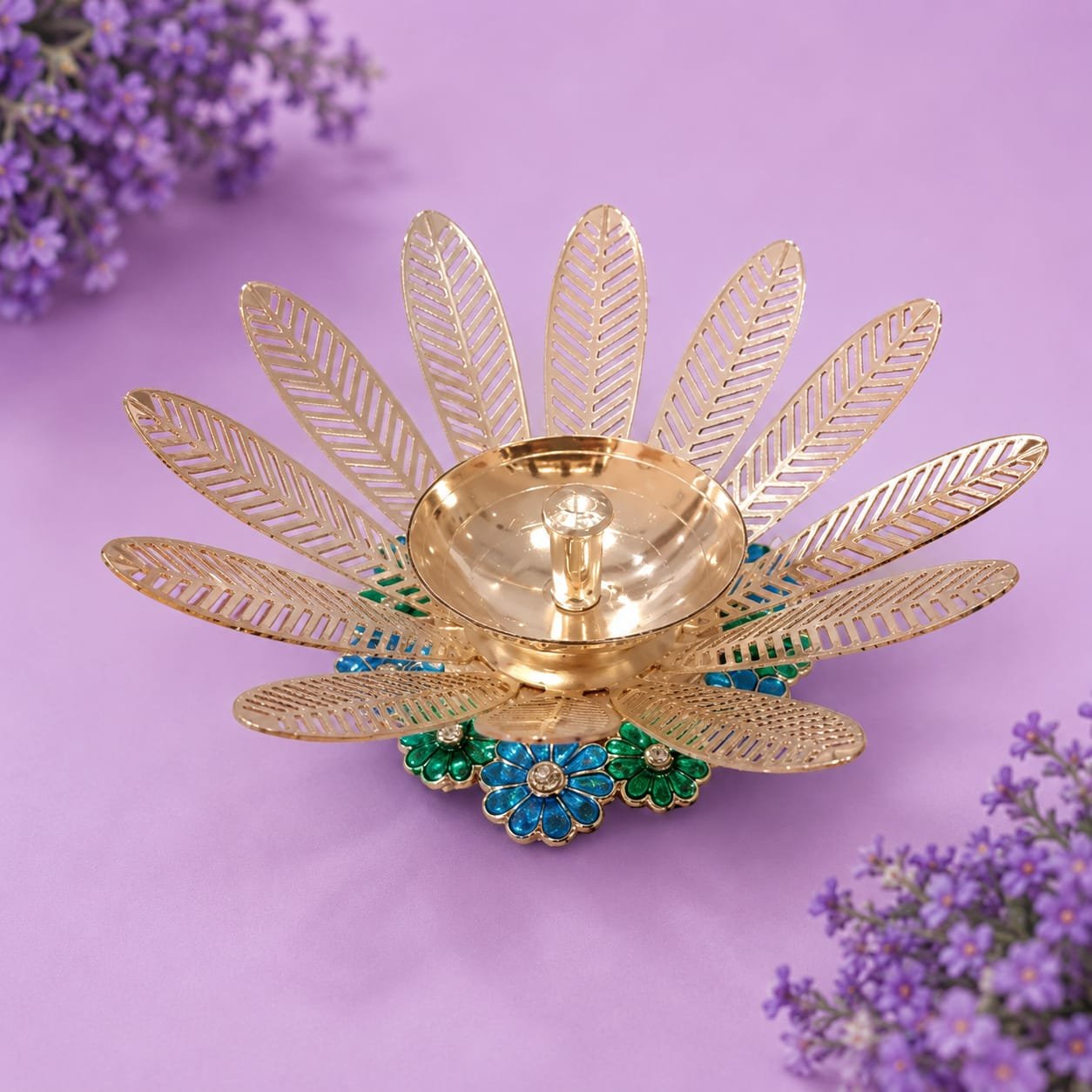 Golden lotus-shaped metal Villaku